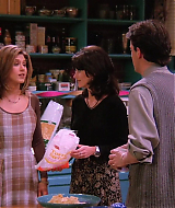 Friends117-Caps-0118.jpg